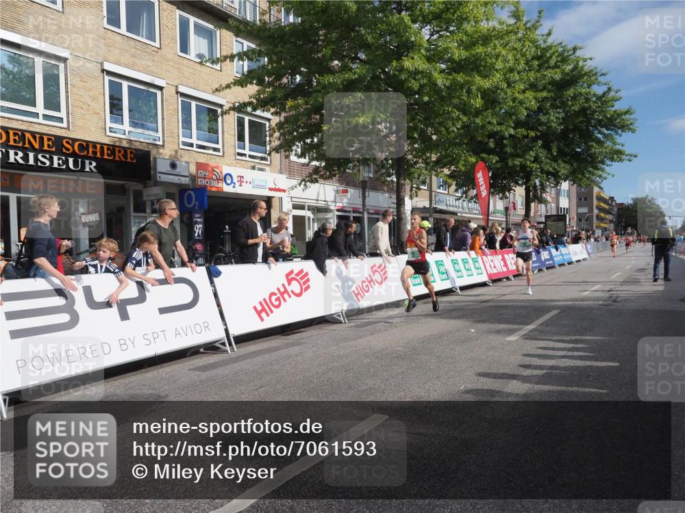 15.09.2024 - PSD Bank Halbmarathon Miley Keyser http://msf.ph/oto/7061593 15.09.2024 11:06:48 Ziel 455, 456, 459, 460, 461, 467, 471, 472, 805 meine-sportfotos.de