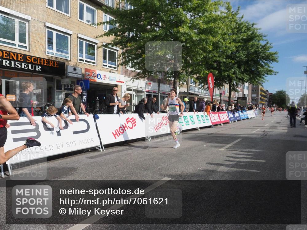 15.09.2024 - PSD Bank Halbmarathon Miley Keyser http://msf.ph/oto/7061621 15.09.2024 11:06:49 Ziel 455, 456, 459, 460, 461, 467, 471, 472, 805 meine-sportfotos.de
