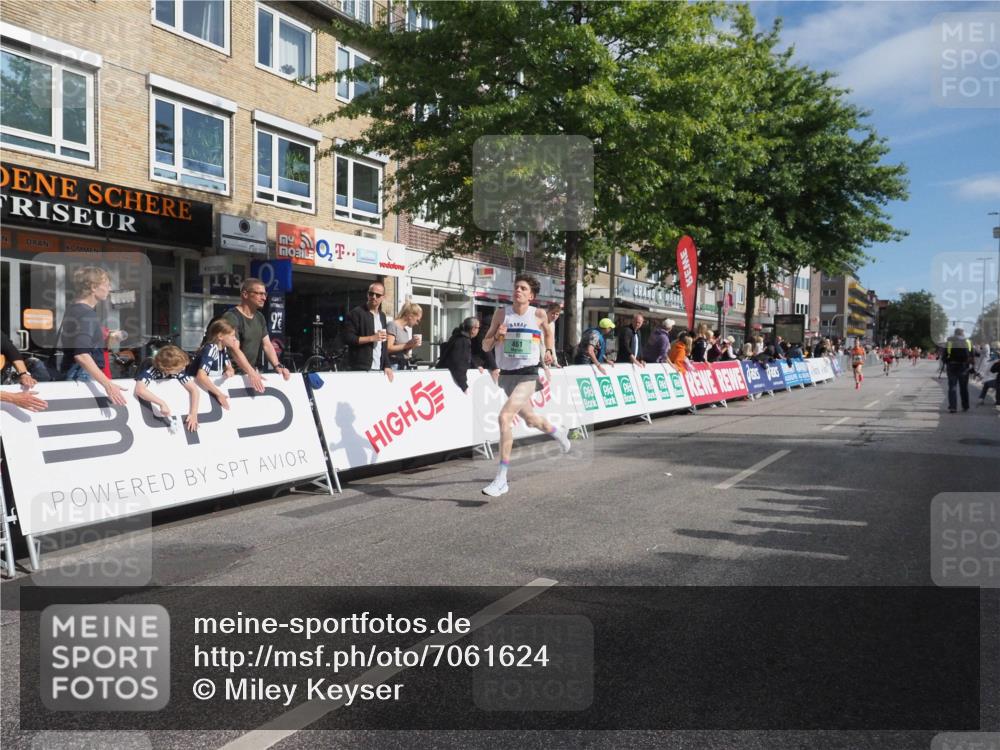 15.09.2024 - PSD Bank Halbmarathon Miley Keyser http://msf.ph/oto/7061624 15.09.2024 11:06:49 Ziel 455, 456, 459, 460, 461, 467, 471, 472, 805 meine-sportfotos.de