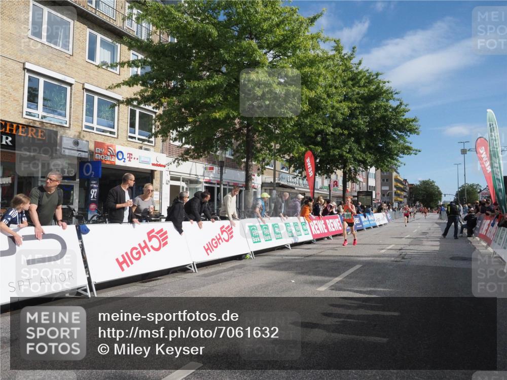 15.09.2024 - PSD Bank Halbmarathon Miley Keyser http://msf.ph/oto/7061632 15.09.2024 11:06:52 Ziel 455, 456, 459, 460, 461, 467, 468, 472, 805 meine-sportfotos.de