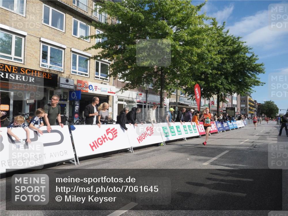 15.09.2024 - PSD Bank Halbmarathon Miley Keyser http://msf.ph/oto/7061645 15.09.2024 11:06:52 Ziel 455, 456, 459, 460, 461, 467, 468, 472, 805 meine-sportfotos.de