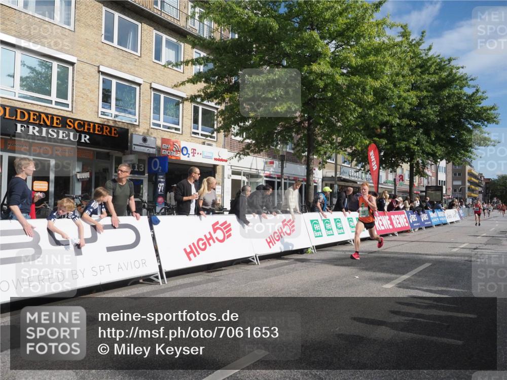 15.09.2024 - PSD Bank Halbmarathon Miley Keyser http://msf.ph/oto/7061653 15.09.2024 11:06:52 Ziel 455, 456, 459, 460, 461, 467, 468, 472, 805 meine-sportfotos.de