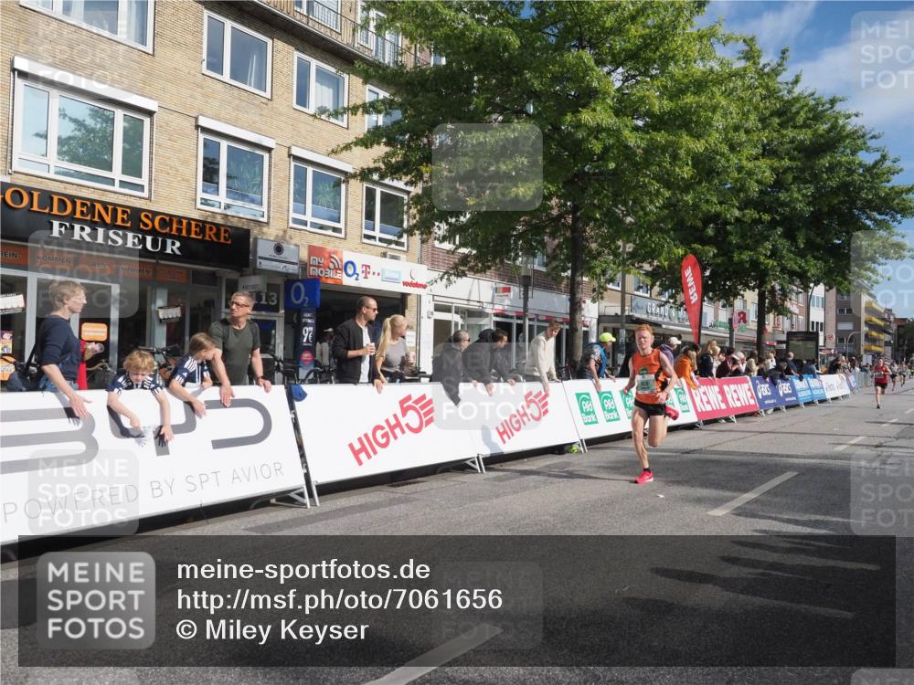 15.09.2024 - PSD Bank Halbmarathon Miley Keyser http://msf.ph/oto/7061656 15.09.2024 11:06:52 Ziel 455, 456, 459, 460, 461, 467, 468, 472, 805 meine-sportfotos.de