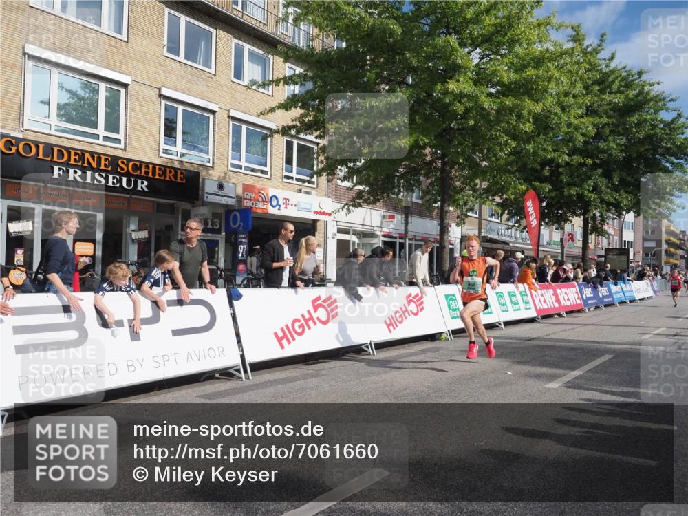 15.09.2024 - PSD Bank Halbmarathon Miley Keyser http://msf.ph/oto/7061660 15.09.2024 11:06:52 Ziel 455, 456, 459, 460, 461, 467, 468, 472, 805 meine-sportfotos.de