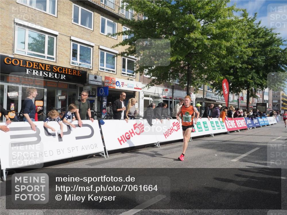 15.09.2024 - PSD Bank Halbmarathon Miley Keyser http://msf.ph/oto/7061664 15.09.2024 11:06:53 Ziel 455, 456, 459, 460, 461, 467, 468, 472, 805 meine-sportfotos.de