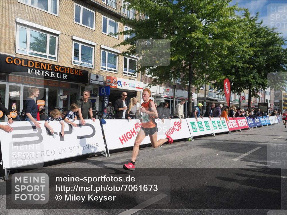 15.09.2024 - PSD Bank Halbmarathon Miley Keyser http://msf.ph/oto/7061673 15.09.2024 11:06:53 Ziel 455, 456, 459, 460, 461, 467, 468, 472, 805 meine-sportfotos.de