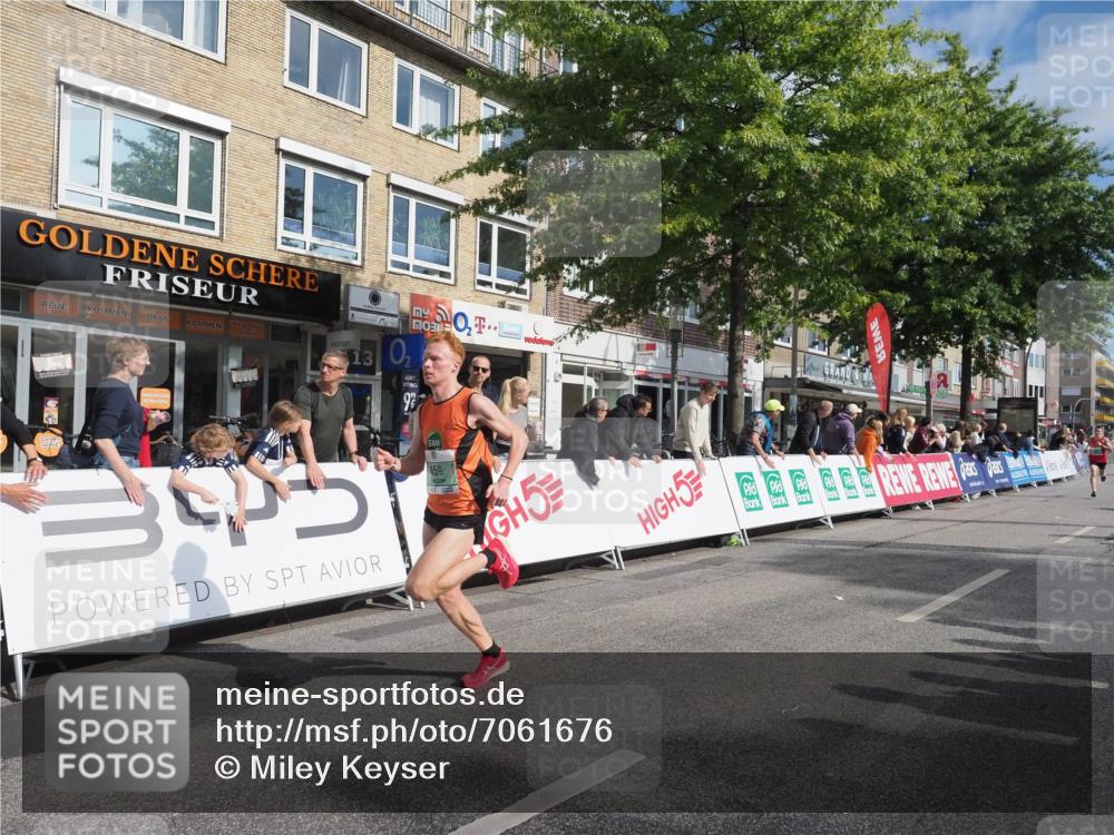 15.09.2024 - PSD Bank Halbmarathon Miley Keyser http://msf.ph/oto/7061676 15.09.2024 11:06:53 Ziel 455, 456, 459, 460, 461, 467, 468, 472, 805 meine-sportfotos.de