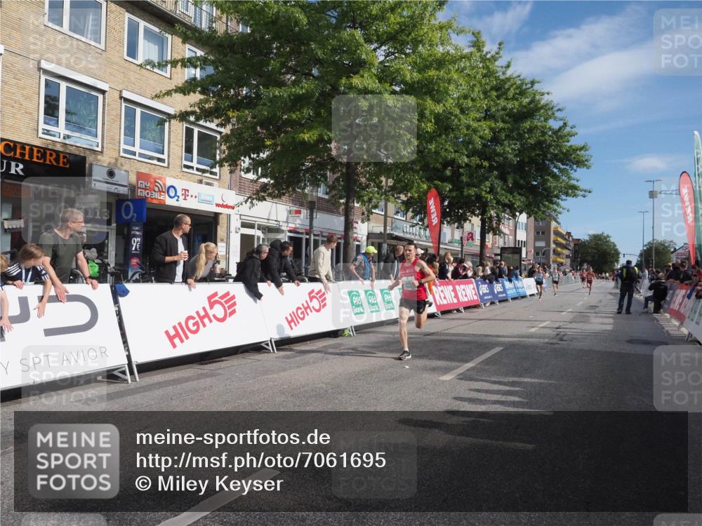 15.09.2024 - PSD Bank Halbmarathon Miley Keyser http://msf.ph/oto/7061695 15.09.2024 11:06:56 Ziel 456, 459, 460, 465, 467, 468, 472, 805 meine-sportfotos.de