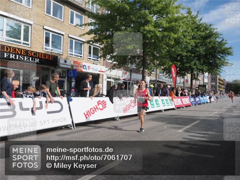 15.09.2024 - PSD Bank Halbmarathon Miley Keyser http://msf.ph/oto/7061707 15.09.2024 11:06:56 Ziel 456, 459, 460, 465, 467, 468, 472, 805 meine-sportfotos.de