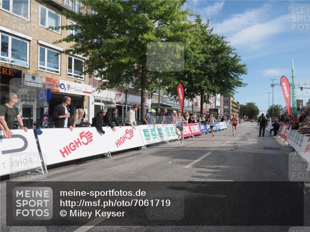 15.09.2024 - PSD Bank Halbmarathon Miley Keyser http://msf.ph/oto/7061719 15.09.2024 11:06:58 Ziel 456, 460, 465, 467, 468, 472, 805 meine-sportfotos.de