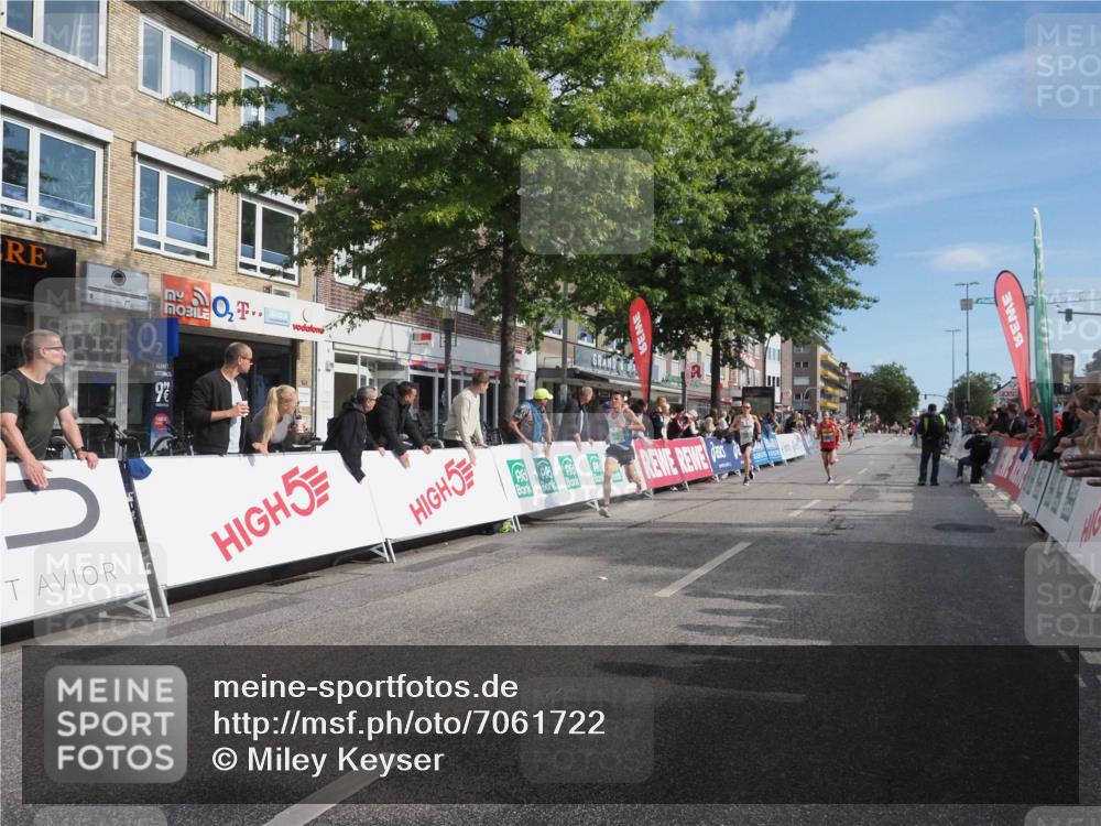 15.09.2024 - PSD Bank Halbmarathon Miley Keyser http://msf.ph/oto/7061722 15.09.2024 11:06:59 Ziel 456, 460, 465, 467, 468, 472, 805 meine-sportfotos.de