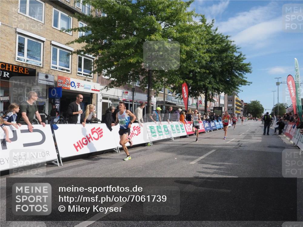 15.09.2024 - PSD Bank Halbmarathon Miley Keyser http://msf.ph/oto/7061739 15.09.2024 11:06:59 Ziel 456, 460, 465, 467, 468, 472, 805 meine-sportfotos.de