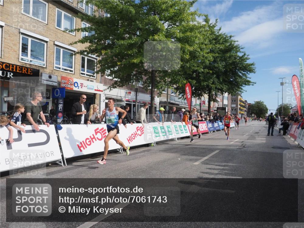 15.09.2024 - PSD Bank Halbmarathon Miley Keyser http://msf.ph/oto/7061743 15.09.2024 11:06:59 Ziel 456, 460, 465, 467, 468, 472, 805 meine-sportfotos.de