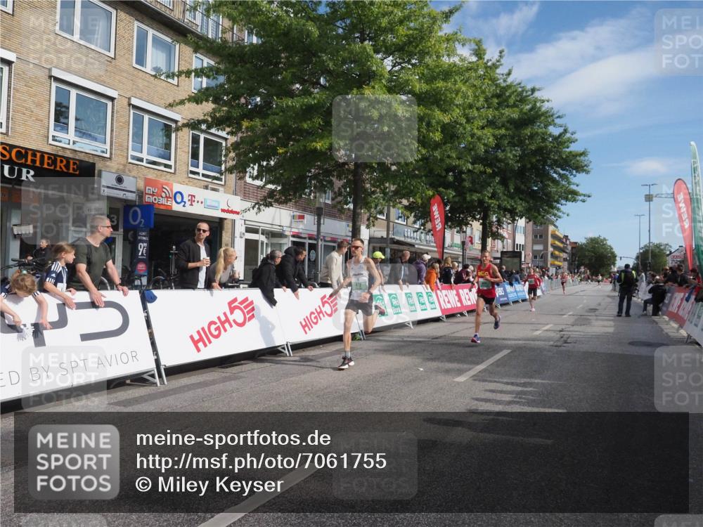 15.09.2024 - PSD Bank Halbmarathon Miley Keyser http://msf.ph/oto/7061755 15.09.2024 11:07:00 Ziel 456, 460, 465, 467, 468, 472, 805 meine-sportfotos.de