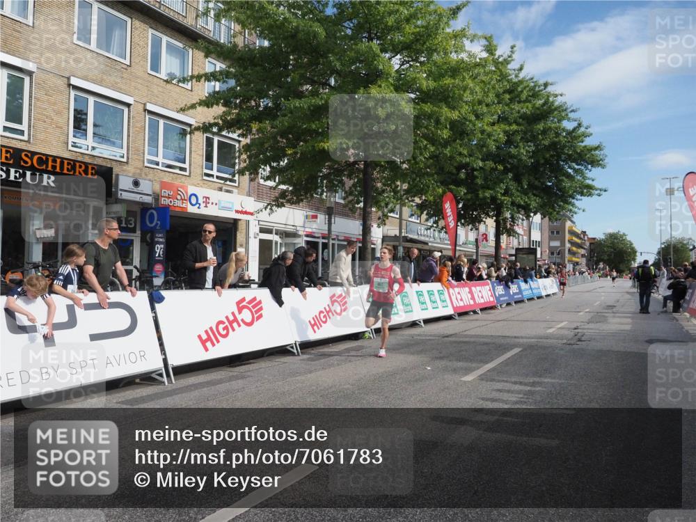 15.09.2024 - PSD Bank Halbmarathon Miley Keyser http://msf.ph/oto/7061783 15.09.2024 11:07:02 Ziel 456, 460, 465, 467, 468, 472, 805 meine-sportfotos.de