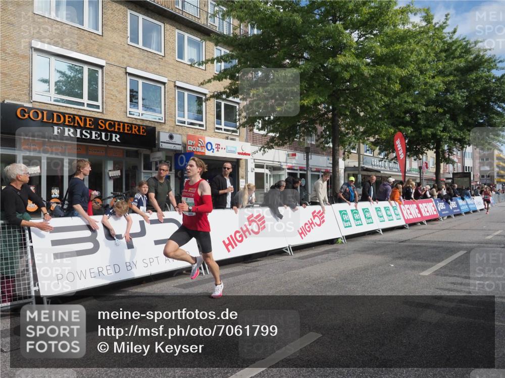 15.09.2024 - PSD Bank Halbmarathon Miley Keyser http://msf.ph/oto/7061799 15.09.2024 11:07:03 Ziel 456, 460, 465, 467, 468, 472 meine-sportfotos.de