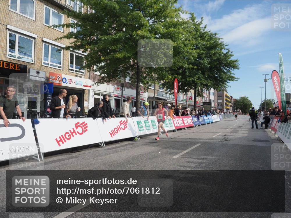 15.09.2024 - PSD Bank Halbmarathon Miley Keyser http://msf.ph/oto/7061812 15.09.2024 11:07:06 Ziel 456, 464, 465, 467, 468, 472 meine-sportfotos.de