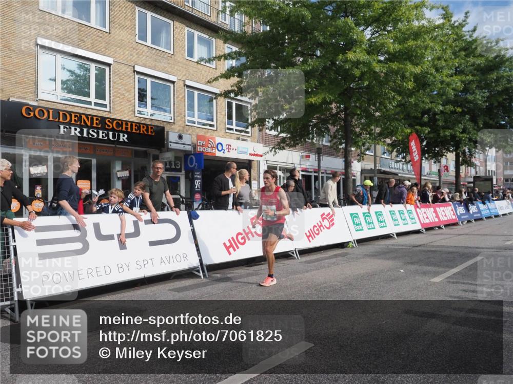 15.09.2024 - PSD Bank Halbmarathon Miley Keyser http://msf.ph/oto/7061825 15.09.2024 11:07:07 Ziel 456, 464, 465, 467, 468 meine-sportfotos.de