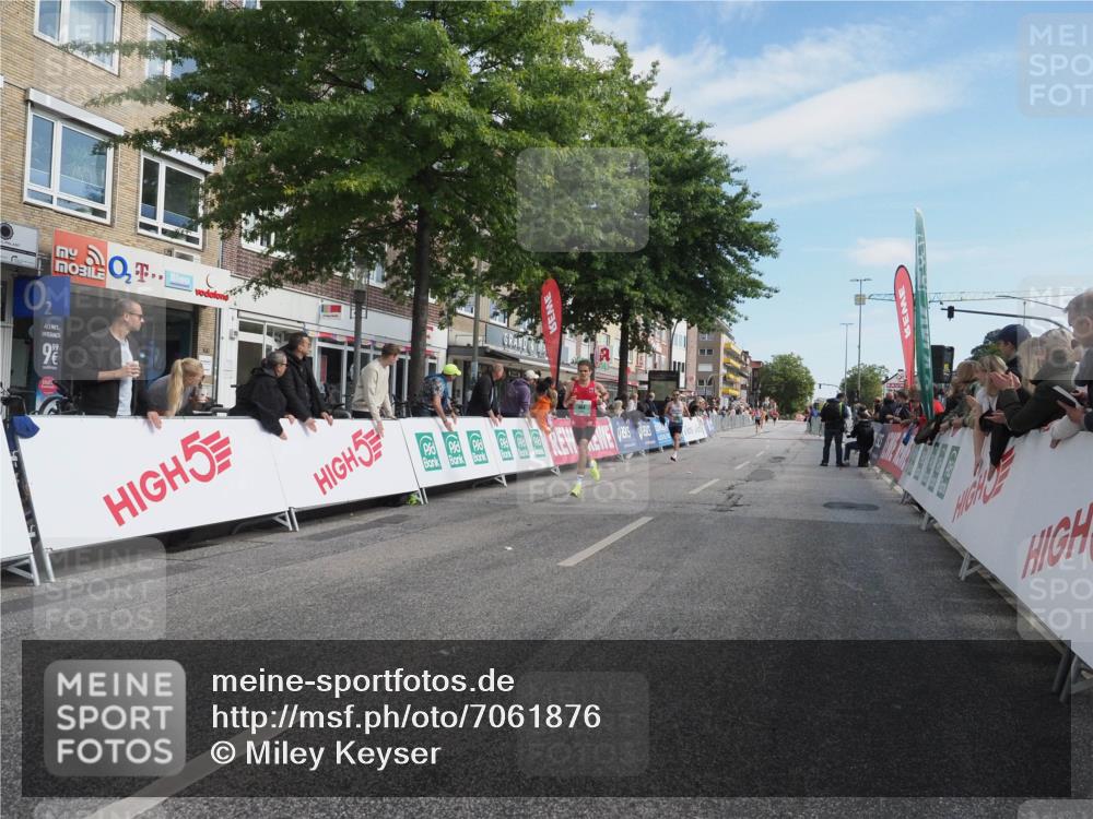 15.09.2024 - PSD Bank Halbmarathon Miley Keyser http://msf.ph/oto/7061876 15.09.2024 11:07:22 Ziel 462, 464, 469, 476, 482 meine-sportfotos.de