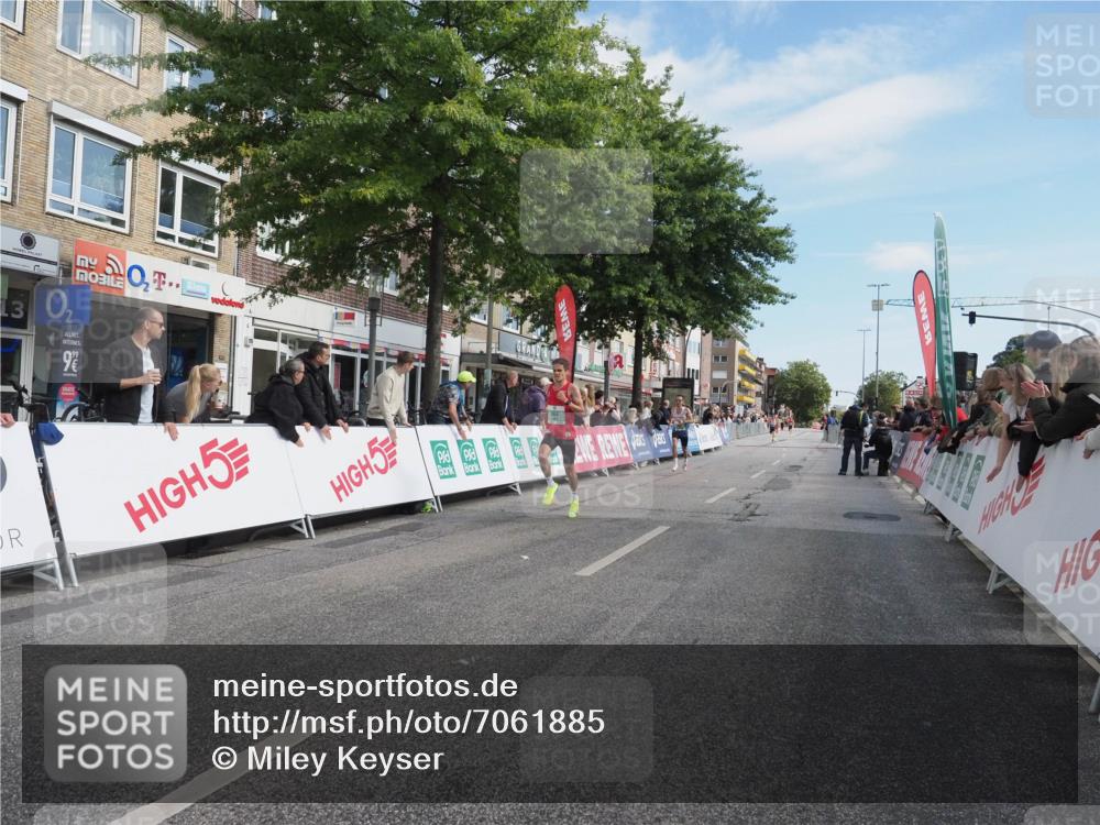 15.09.2024 - PSD Bank Halbmarathon Miley Keyser http://msf.ph/oto/7061885 15.09.2024 11:07:22 Ziel 462, 464, 469, 476, 482 meine-sportfotos.de