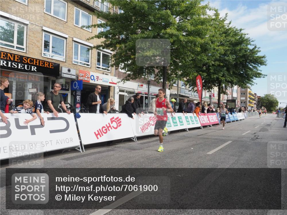15.09.2024 - PSD Bank Halbmarathon Miley Keyser http://msf.ph/oto/7061900 15.09.2024 11:07:23 Ziel 462, 464, 469, 476, 482 meine-sportfotos.de