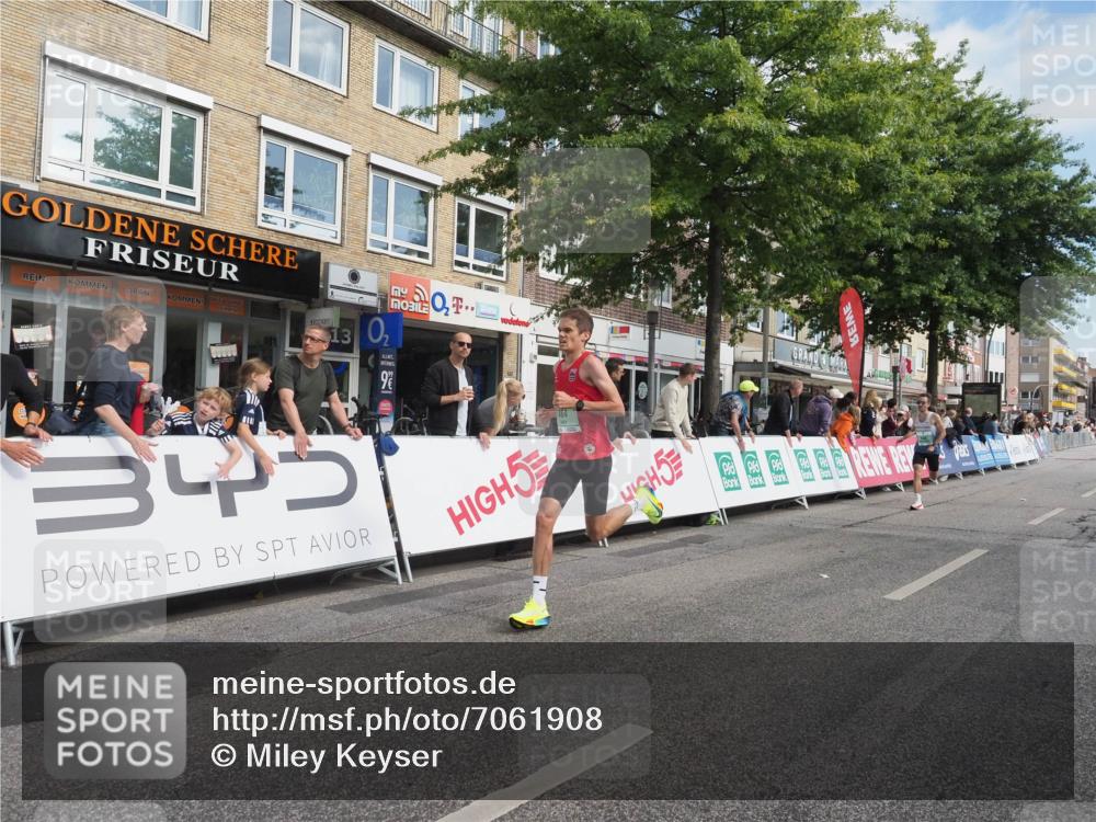 15.09.2024 - PSD Bank Halbmarathon Miley Keyser http://msf.ph/oto/7061908 15.09.2024 11:07:23 Ziel 462, 464, 469, 476, 482 meine-sportfotos.de