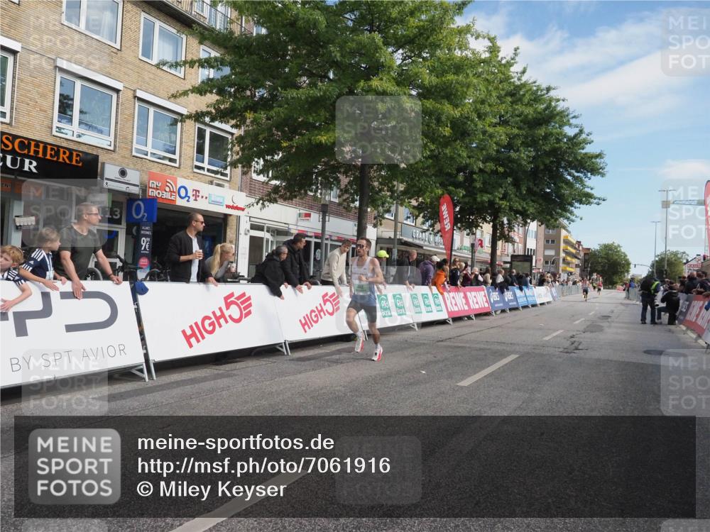 15.09.2024 - PSD Bank Halbmarathon Miley Keyser http://msf.ph/oto/7061916 15.09.2024 11:07:24 Ziel 462, 464, 469, 476, 482 meine-sportfotos.de