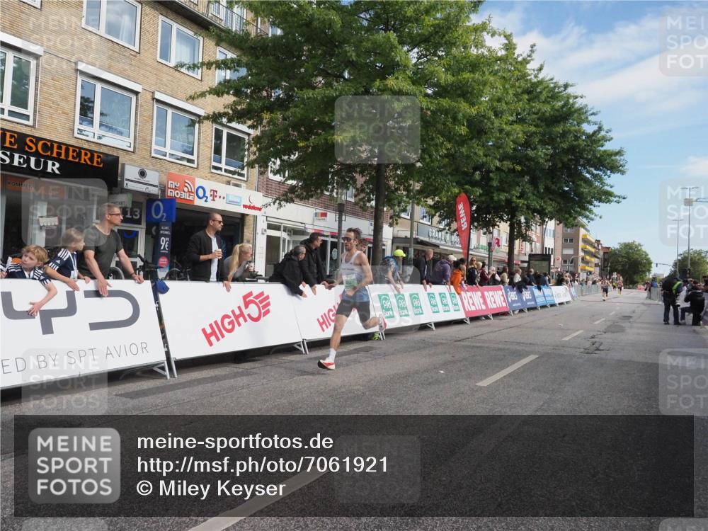 15.09.2024 - PSD Bank Halbmarathon Miley Keyser http://msf.ph/oto/7061921 15.09.2024 11:07:25 Ziel 462, 464, 469, 476, 482 meine-sportfotos.de