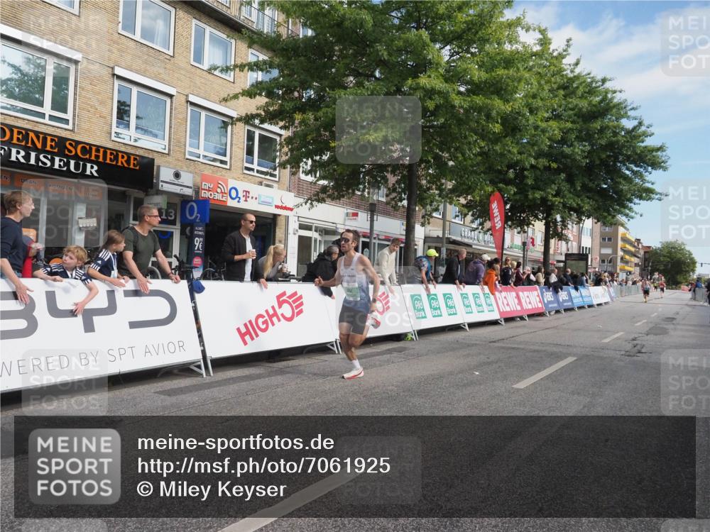 15.09.2024 - PSD Bank Halbmarathon Miley Keyser http://msf.ph/oto/7061925 15.09.2024 11:07:25 Ziel 462, 464, 469, 476, 482 meine-sportfotos.de