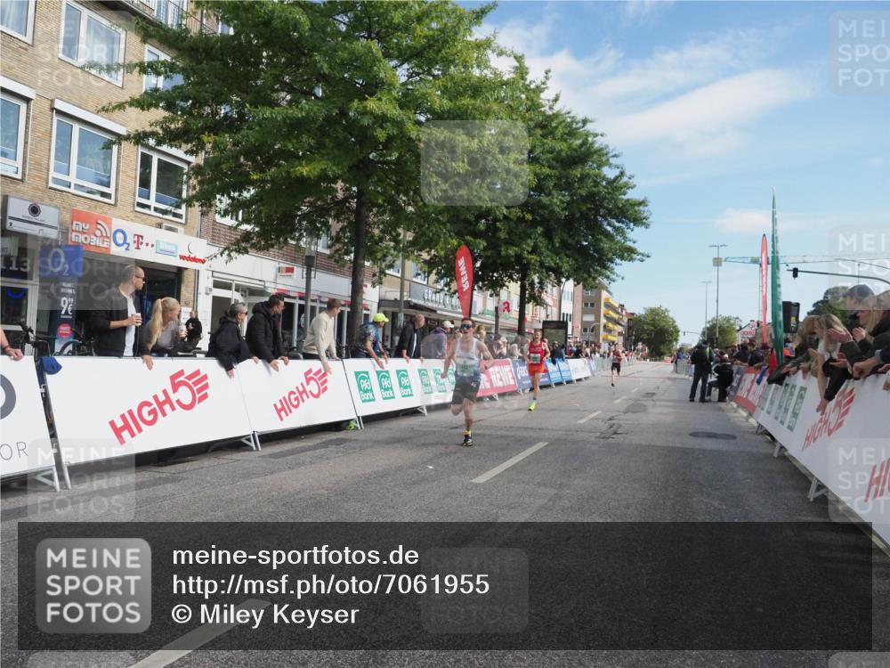15.09.2024 - PSD Bank Halbmarathon Miley Keyser http://msf.ph/oto/7061955 15.09.2024 11:07:30 Ziel 462, 469, 476, 482 meine-sportfotos.de