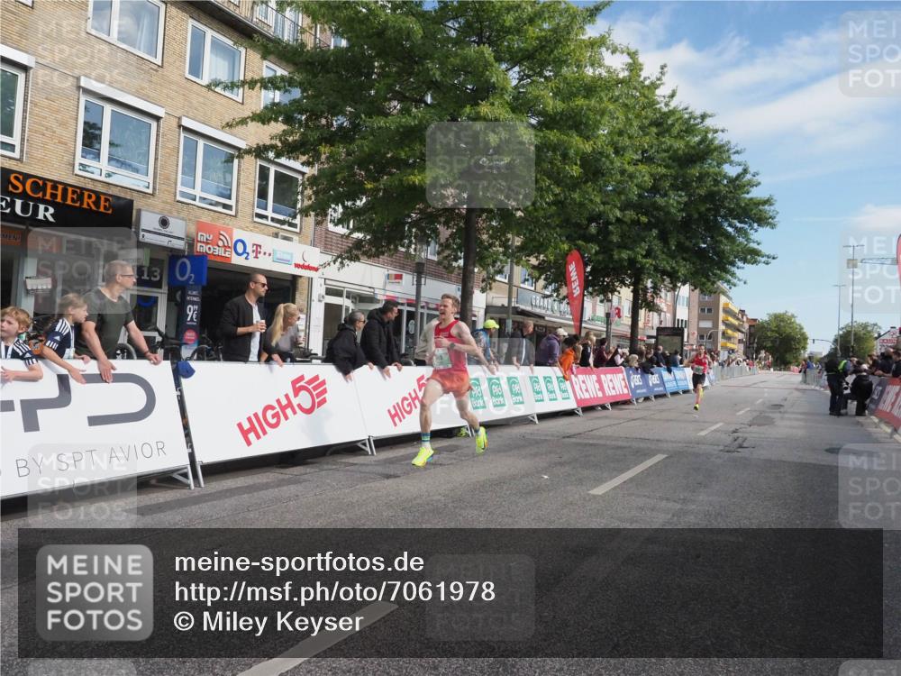 15.09.2024 - PSD Bank Halbmarathon Miley Keyser http://msf.ph/oto/7061978 15.09.2024 11:07:32 Ziel 469, 476, 482 meine-sportfotos.de