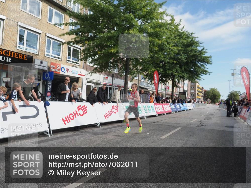 15.09.2024 - PSD Bank Halbmarathon Miley Keyser http://msf.ph/oto/7062011 15.09.2024 11:07:34 Ziel 469, 476, 482 meine-sportfotos.de