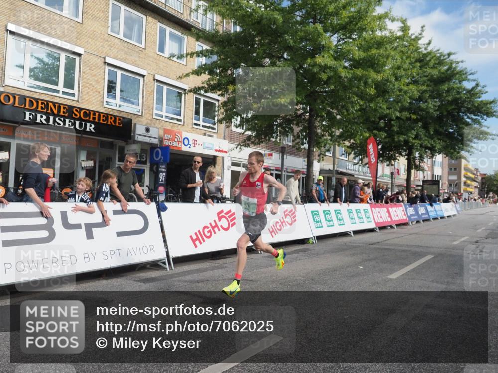 15.09.2024 - PSD Bank Halbmarathon Miley Keyser http://msf.ph/oto/7062025 15.09.2024 11:07:34 Ziel 469, 476, 482 meine-sportfotos.de