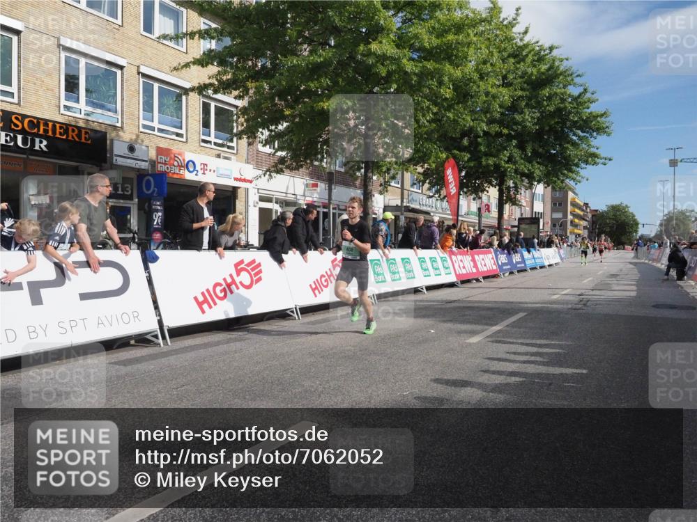 15.09.2024 - PSD Bank Halbmarathon Miley Keyser http://msf.ph/oto/7062052 15.09.2024 11:08:07 Ziel 403, 408, 474, 475, 479, 483, 491 meine-sportfotos.de