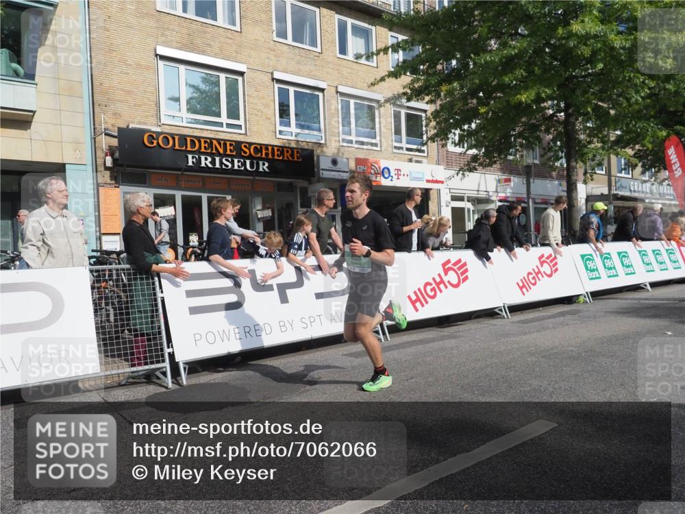 15.09.2024 - PSD Bank Halbmarathon Miley Keyser http://msf.ph/oto/7062066 15.09.2024 11:08:08 Ziel 403, 408, 474, 475, 479, 483, 491 meine-sportfotos.de