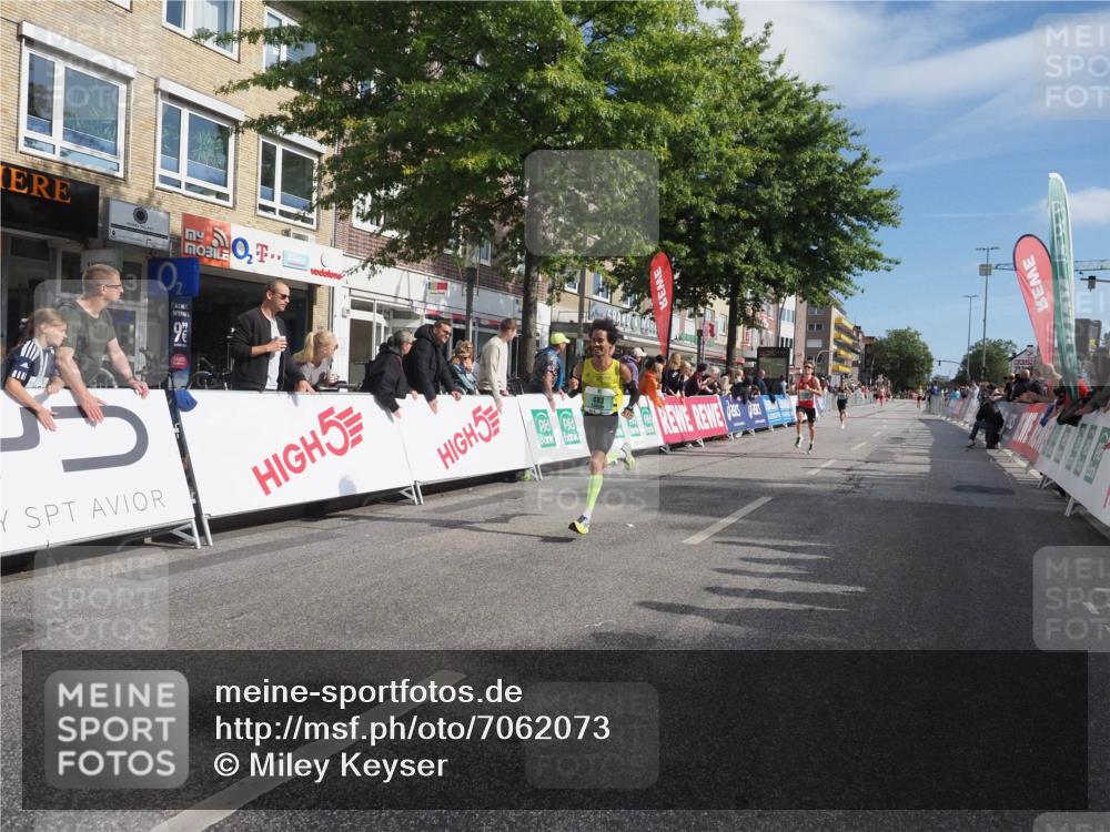 15.09.2024 - PSD Bank Halbmarathon Miley Keyser http://msf.ph/oto/7062073 15.09.2024 11:08:11 Ziel 403, 408, 474, 475, 479, 483, 491 meine-sportfotos.de