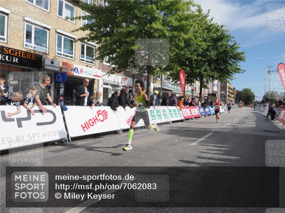 15.09.2024 - PSD Bank Halbmarathon Miley Keyser http://msf.ph/oto/7062083 15.09.2024 11:08:11 Ziel 403, 408, 474, 475, 479, 483, 491 meine-sportfotos.de
