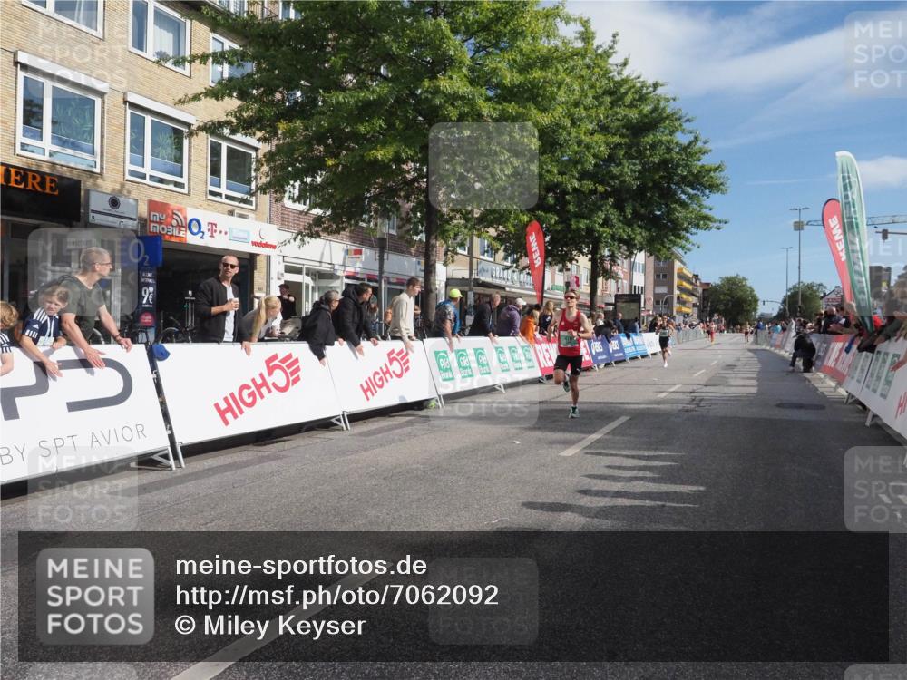 15.09.2024 - PSD Bank Halbmarathon Miley Keyser http://msf.ph/oto/7062092 15.09.2024 11:08:12 Ziel 403, 408, 474, 475, 479, 483, 491, 493 meine-sportfotos.de