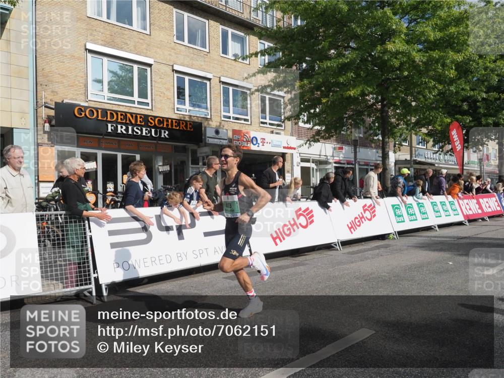 15.09.2024 - PSD Bank Halbmarathon Miley Keyser http://msf.ph/oto/7062151 15.09.2024 11:08:16 Ziel 403, 474, 475, 479, 483, 491, 493 meine-sportfotos.de