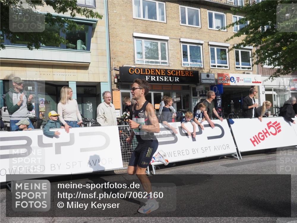 15.09.2024 - PSD Bank Halbmarathon Miley Keyser http://msf.ph/oto/7062160 15.09.2024 11:08:16 Ziel 403, 474, 475, 479, 483, 491, 493 meine-sportfotos.de