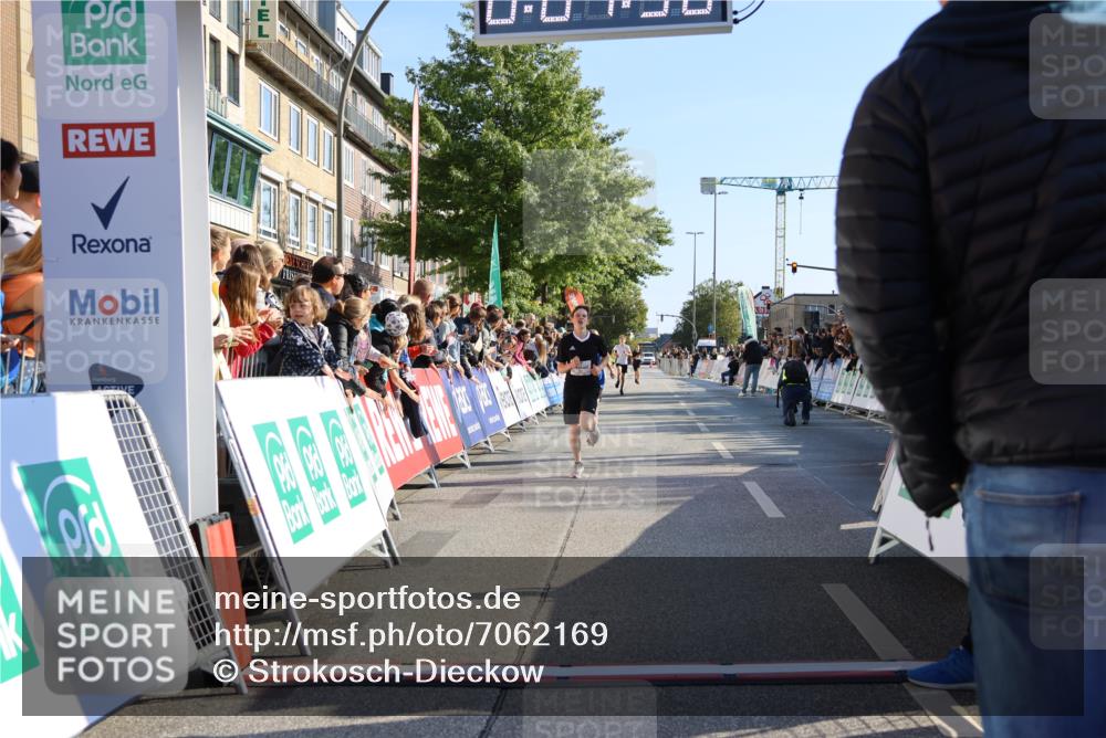 15.09.2024 - PSD Bank Halbmarathon Strokosch-Dieckow http://msf.ph/oto/7062169 15.09.2024 10:25:02 Ziel 61, 131, 211 meine-sportfotos.de