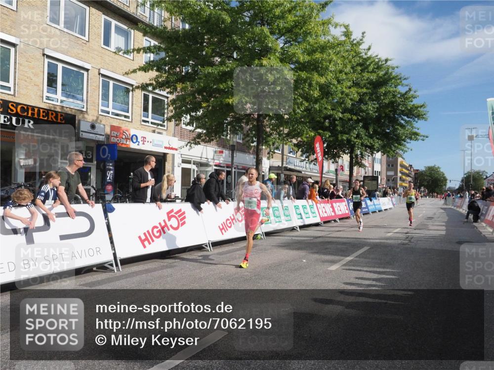 15.09.2024 - PSD Bank Halbmarathon Miley Keyser http://msf.ph/oto/7062195 15.09.2024 11:08:20 Ziel 403, 474, 475, 491, 493, 562, 1076 meine-sportfotos.de