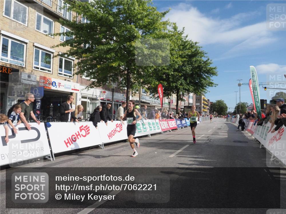 15.09.2024 - PSD Bank Halbmarathon Miley Keyser http://msf.ph/oto/7062221 15.09.2024 11:08:21 Ziel 403, 474, 475, 477, 491, 493, 562, 1076 meine-sportfotos.de