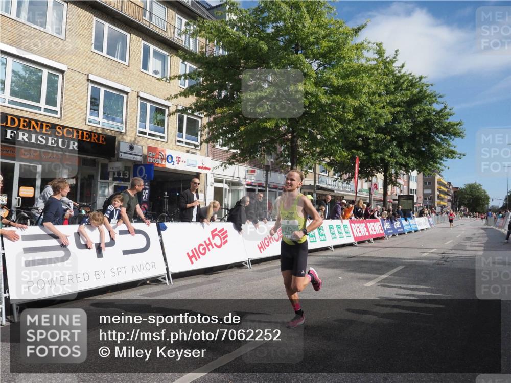 15.09.2024 - PSD Bank Halbmarathon Miley Keyser http://msf.ph/oto/7062252 15.09.2024 11:08:23 Ziel 474, 475, 477, 487, 491, 493, 562, 1076 meine-sportfotos.de
