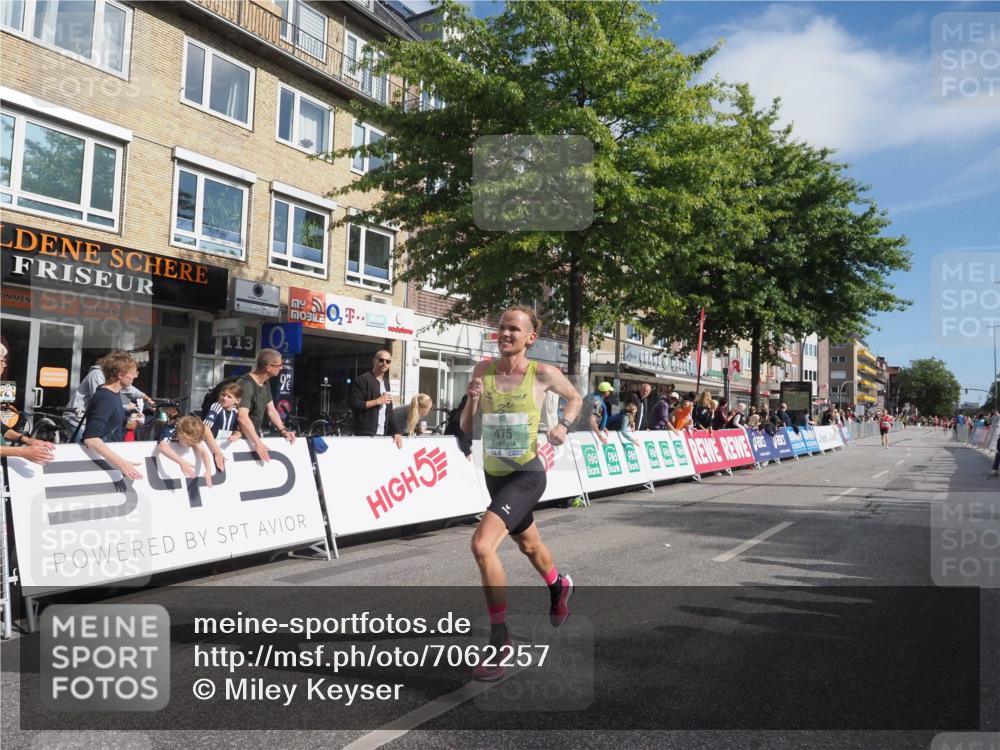 15.09.2024 - PSD Bank Halbmarathon Miley Keyser http://msf.ph/oto/7062257 15.09.2024 11:08:23 Ziel 474, 475, 477, 487, 491, 493, 562, 1076 meine-sportfotos.de