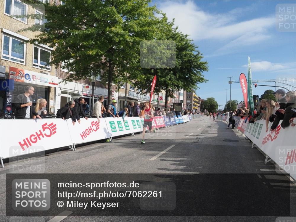 15.09.2024 - PSD Bank Halbmarathon Miley Keyser http://msf.ph/oto/7062261 15.09.2024 11:08:27 Ziel 474, 475, 477, 487, 493, 562, 1076 meine-sportfotos.de