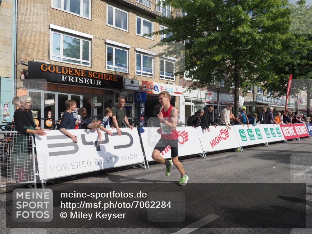 15.09.2024 - PSD Bank Halbmarathon Miley Keyser http://msf.ph/oto/7062284 15.09.2024 11:08:28 Ziel 475, 477, 487, 493, 562, 1076 meine-sportfotos.de