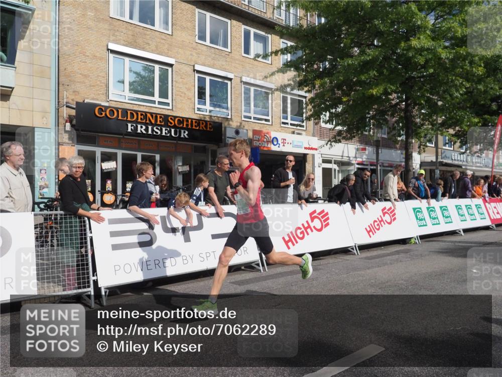 15.09.2024 - PSD Bank Halbmarathon Miley Keyser http://msf.ph/oto/7062289 15.09.2024 11:08:29 Ziel 477, 487, 493, 562, 807, 1076 meine-sportfotos.de