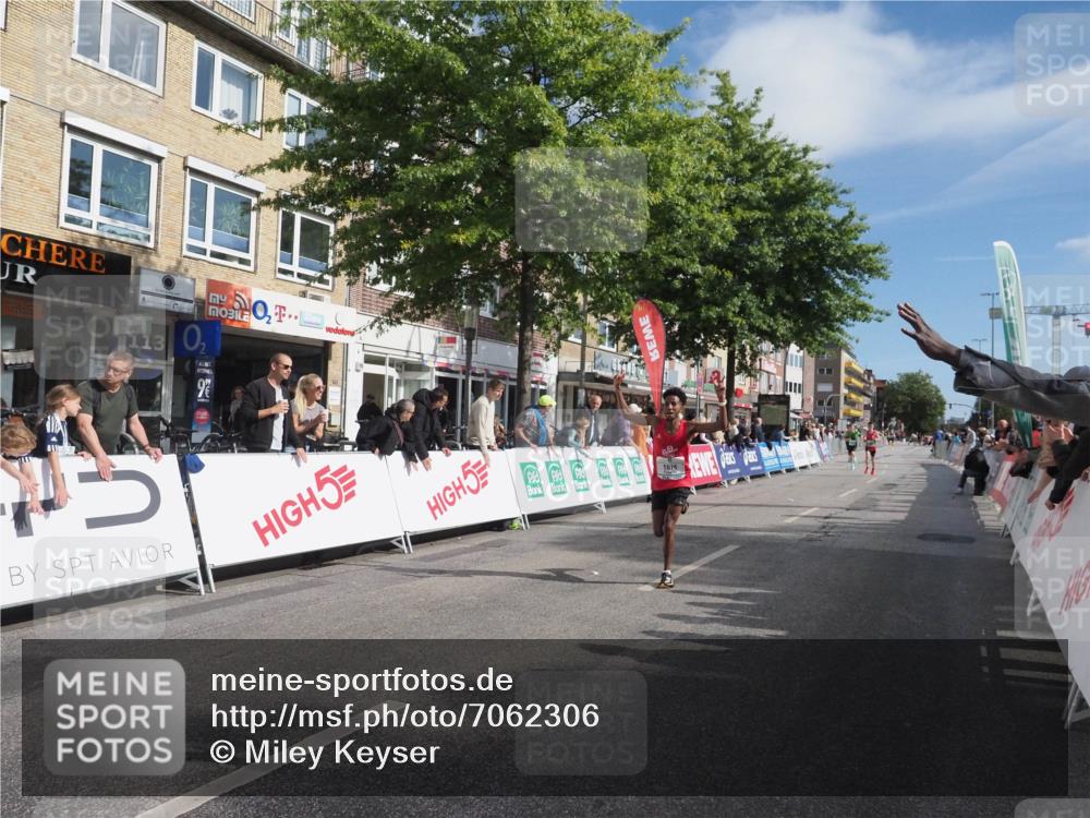 15.09.2024 - PSD Bank Halbmarathon Miley Keyser http://msf.ph/oto/7062306 15.09.2024 11:08:34 Ziel 477, 487, 493, 562, 807, 1076 meine-sportfotos.de