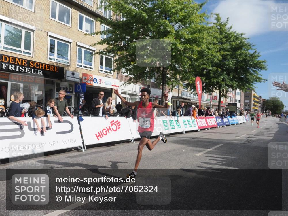 15.09.2024 - PSD Bank Halbmarathon Miley Keyser http://msf.ph/oto/7062324 15.09.2024 11:08:34 Ziel 477, 487, 493, 562, 807, 1076 meine-sportfotos.de